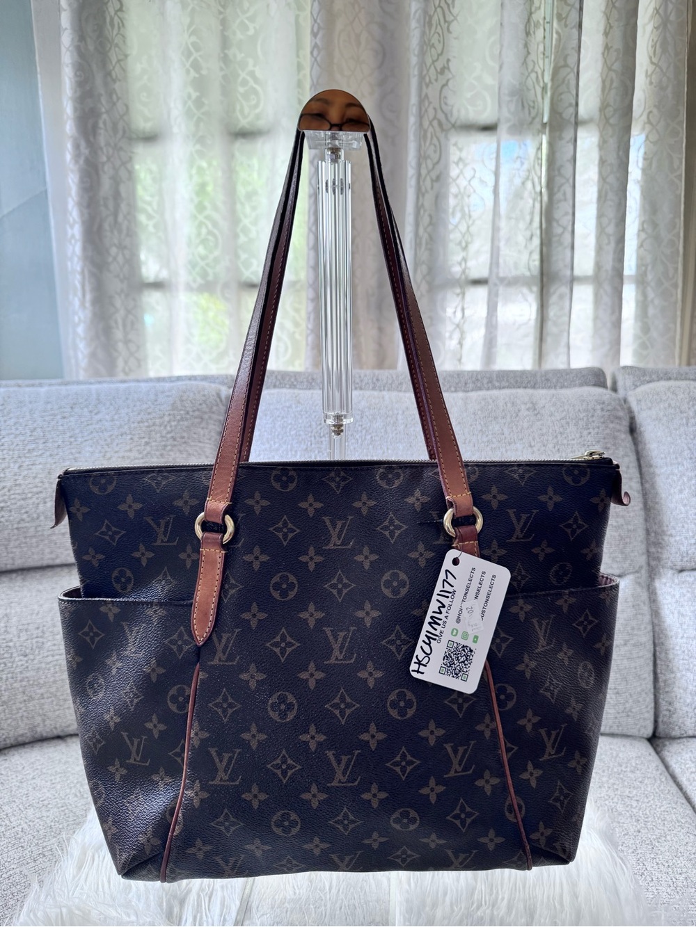 Louis Vuitton Monogram Totally MM Tote Bag